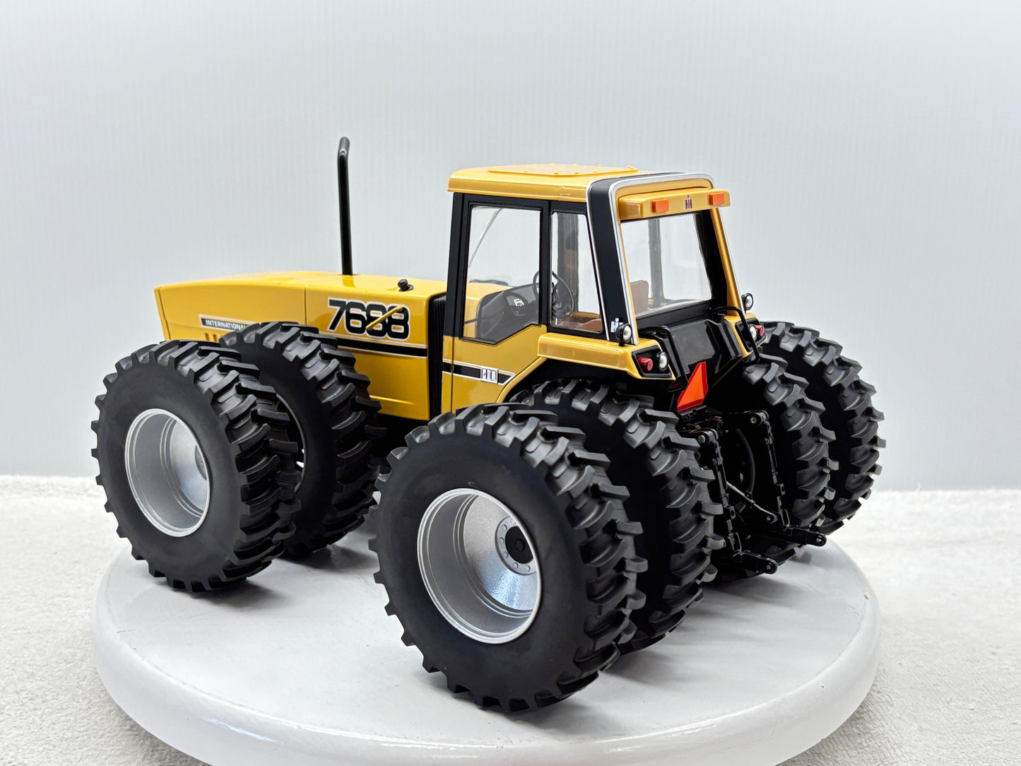 1/16 International 7688 Industrial