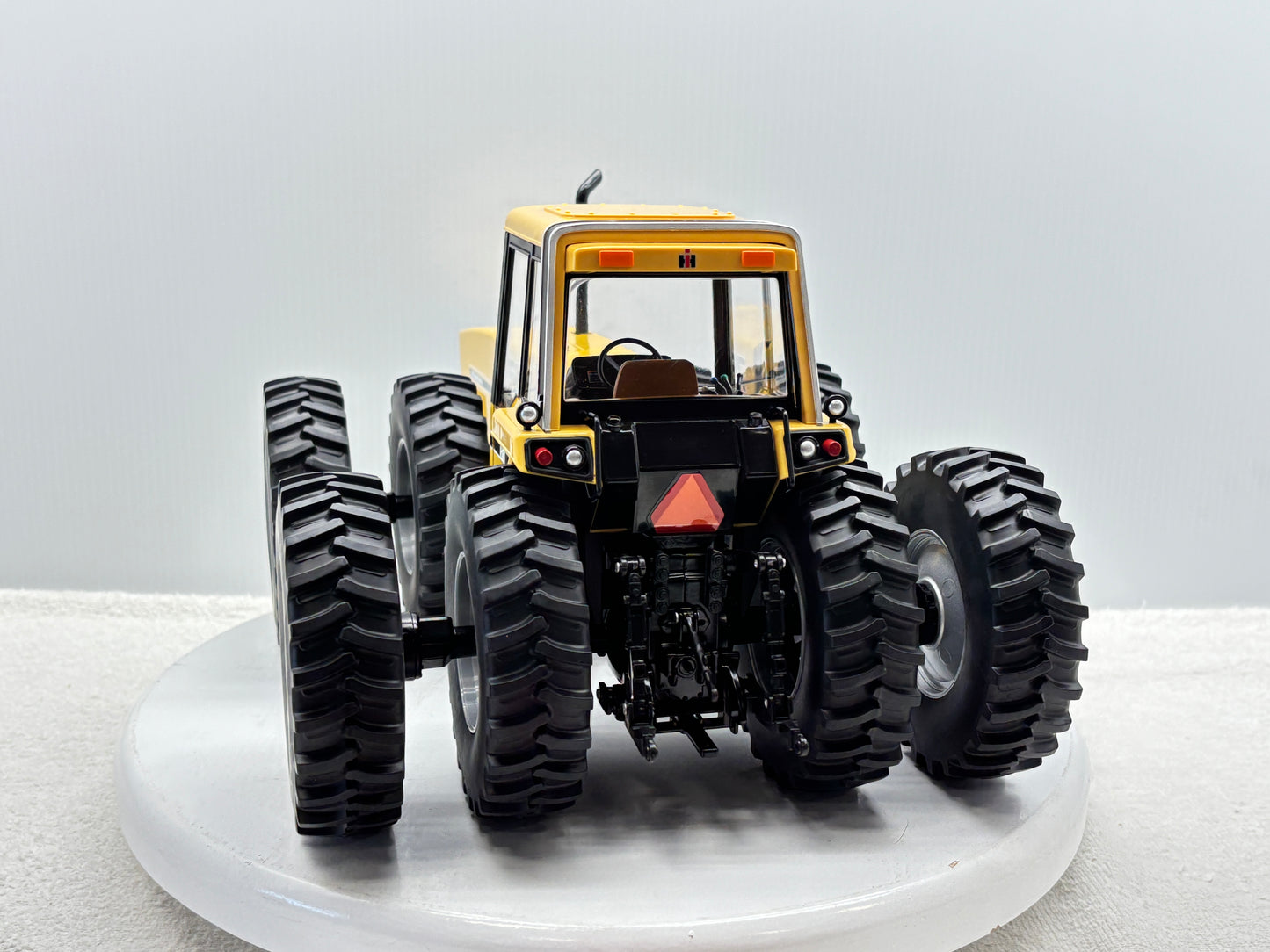 1/16 International 7688 Industrial