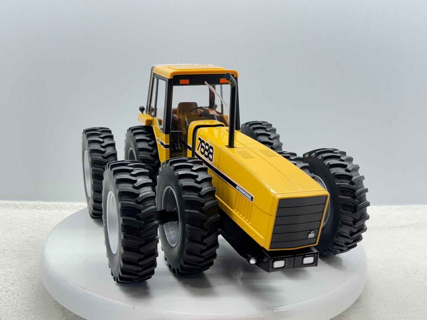 1/16 International 7688 Industrial