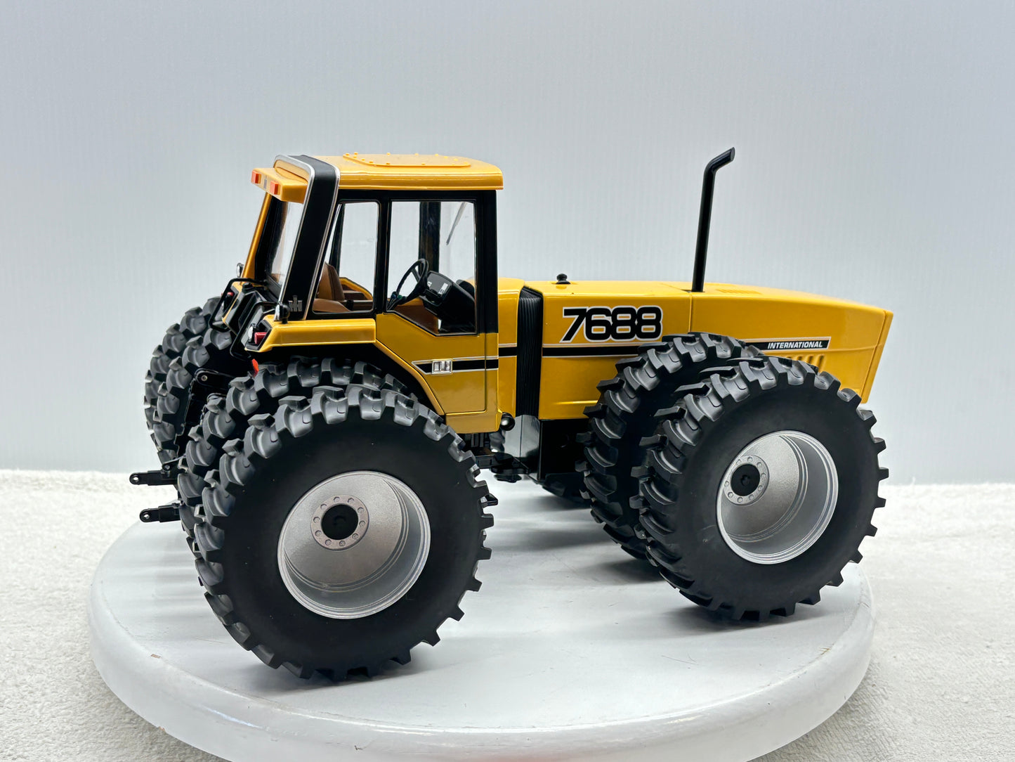 1/16 International 7688 Industrial