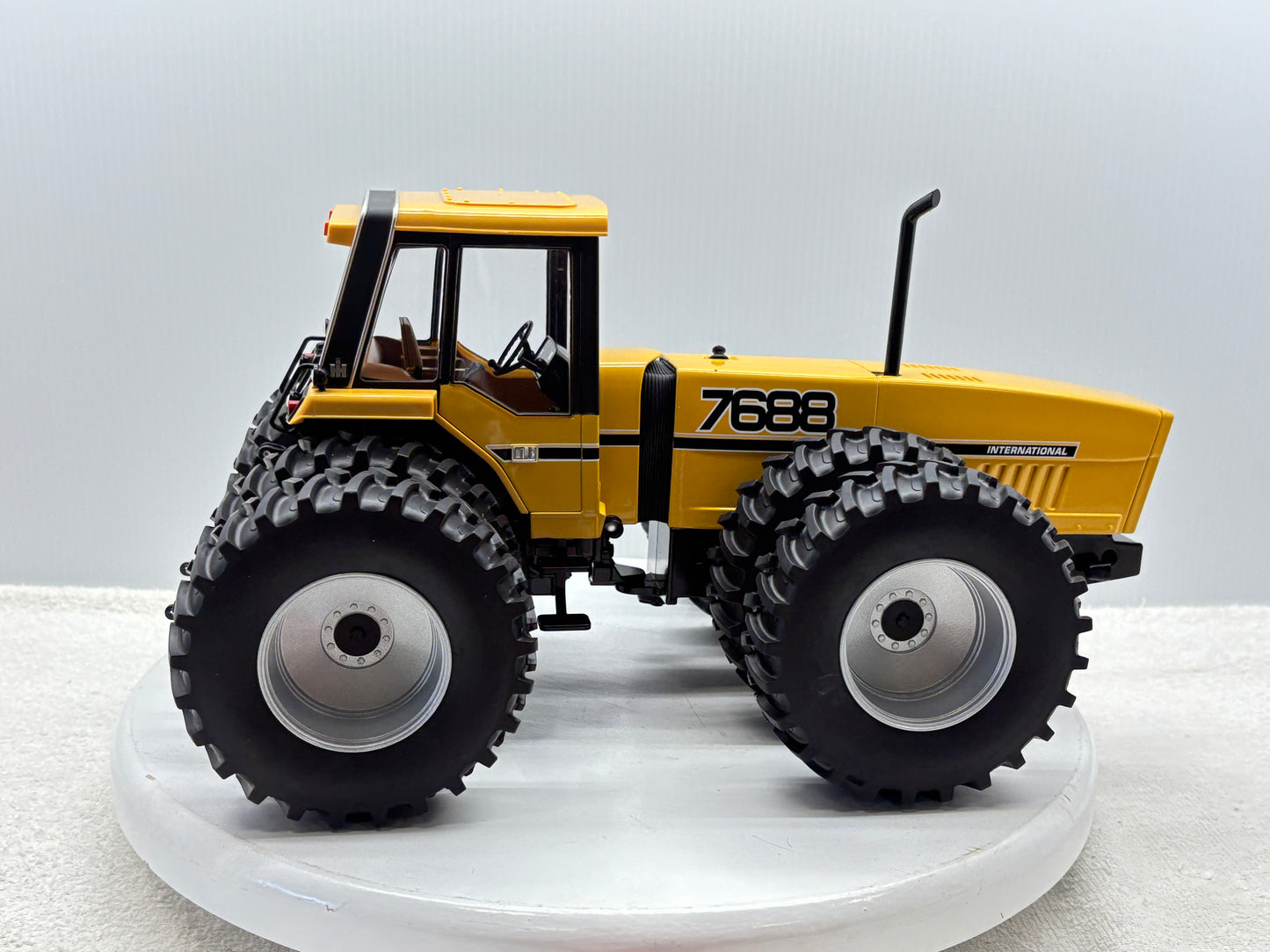 1/16 International 7688 Industrial