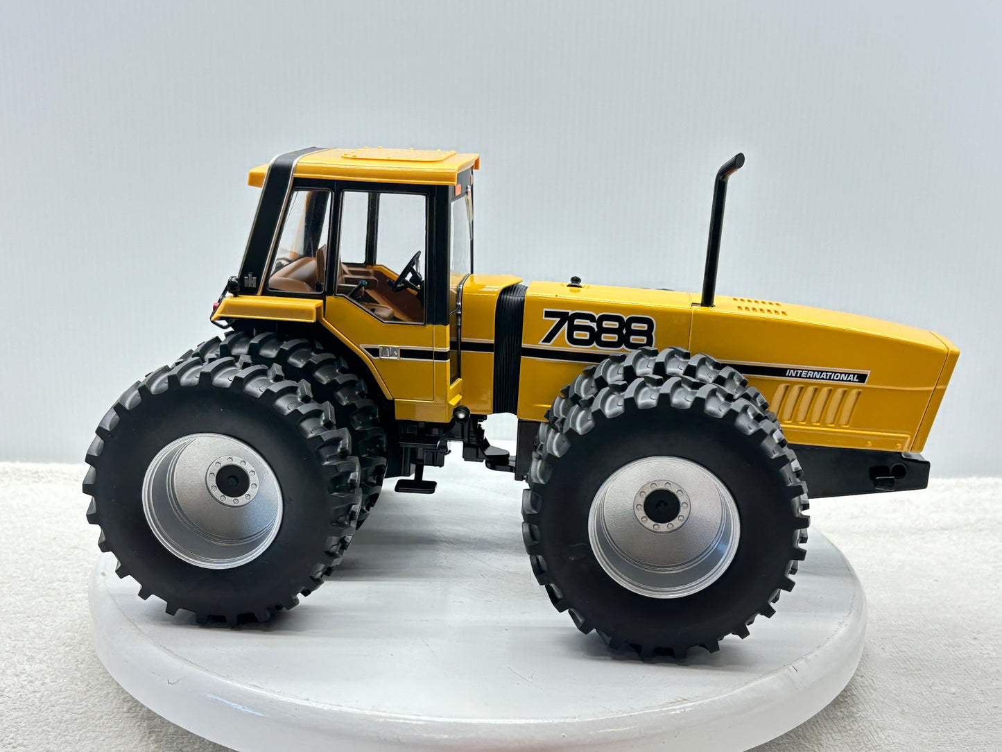1/16 International 7688 Industrial