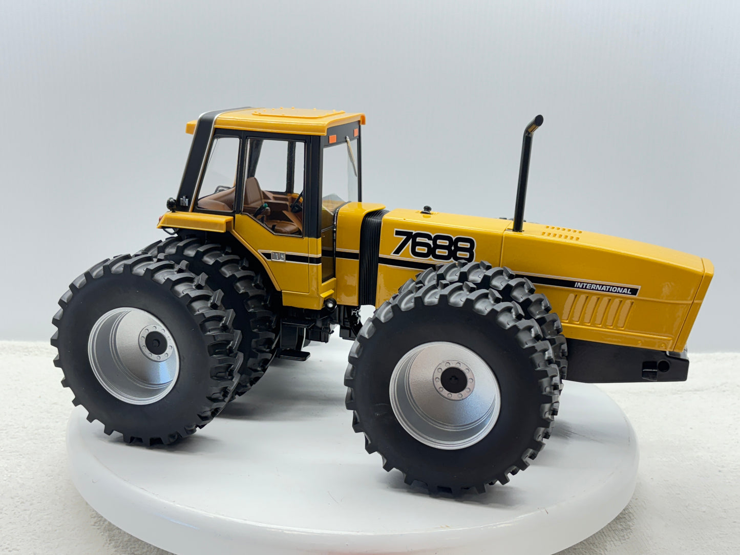 1/16 International 7688 Industrial