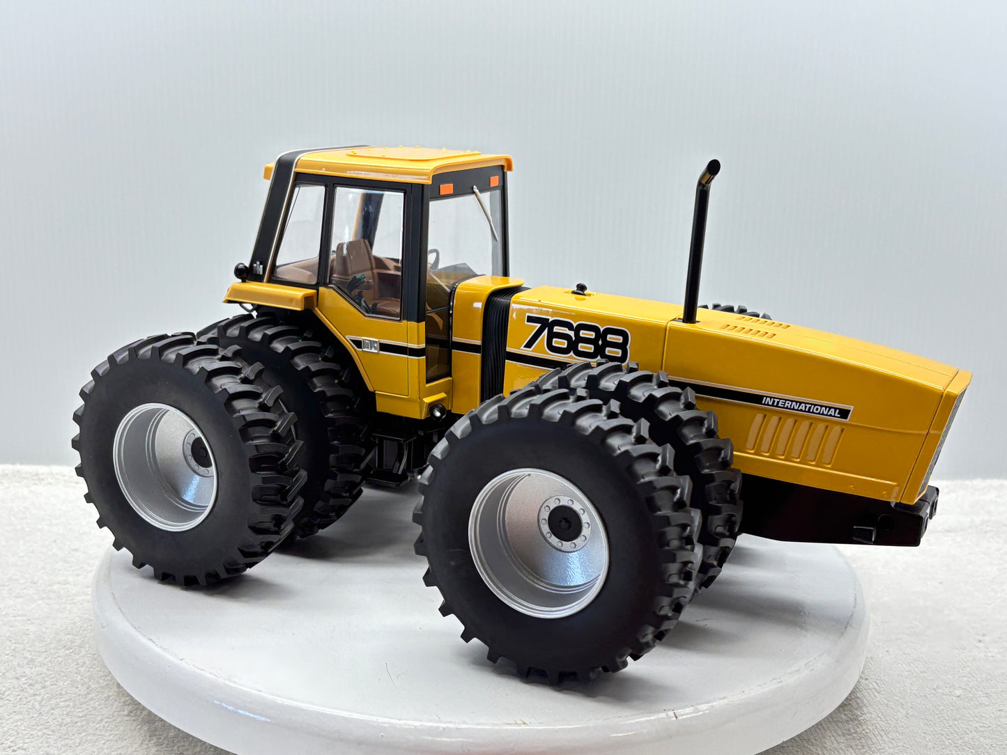 1/16 International 7688 Industrial
