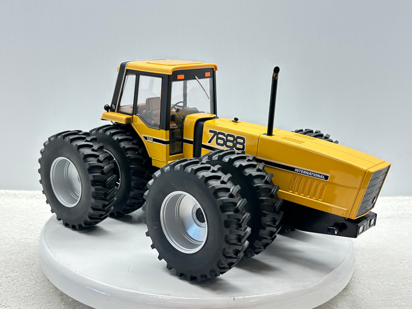 1/16 International 7688 Industrial