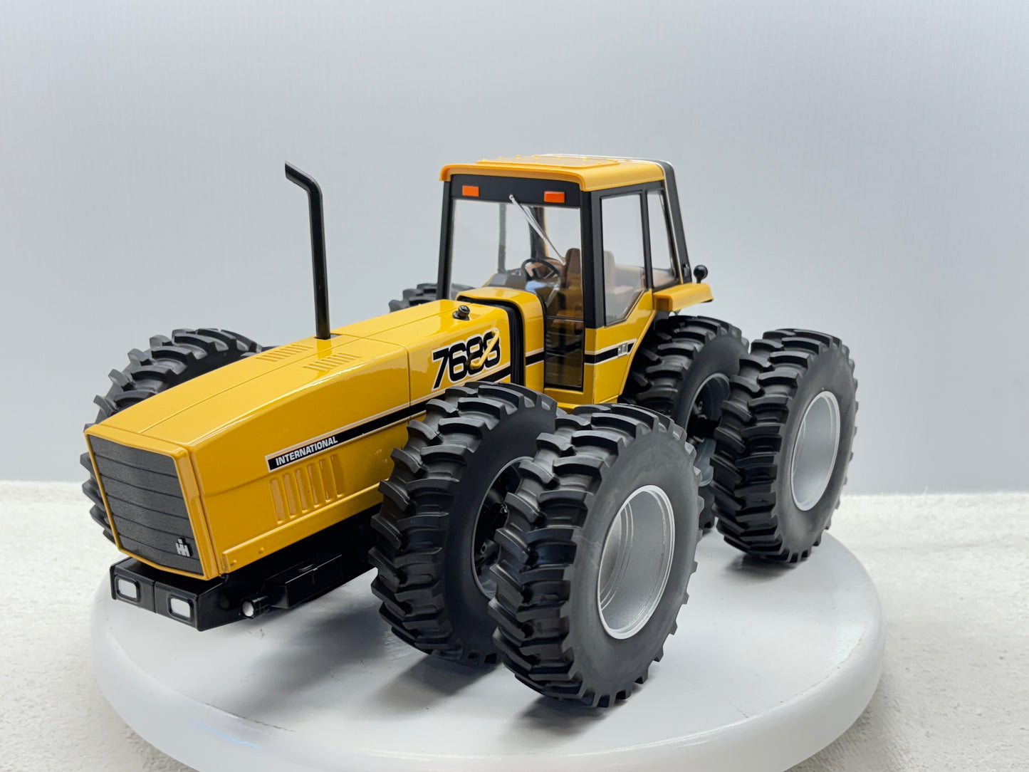 1/16 International 7688 Industrial