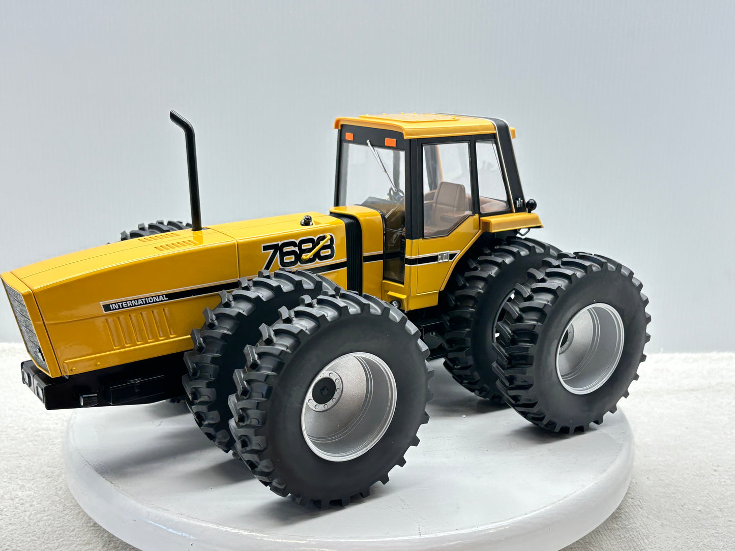 1/16 International 7688 Industrial