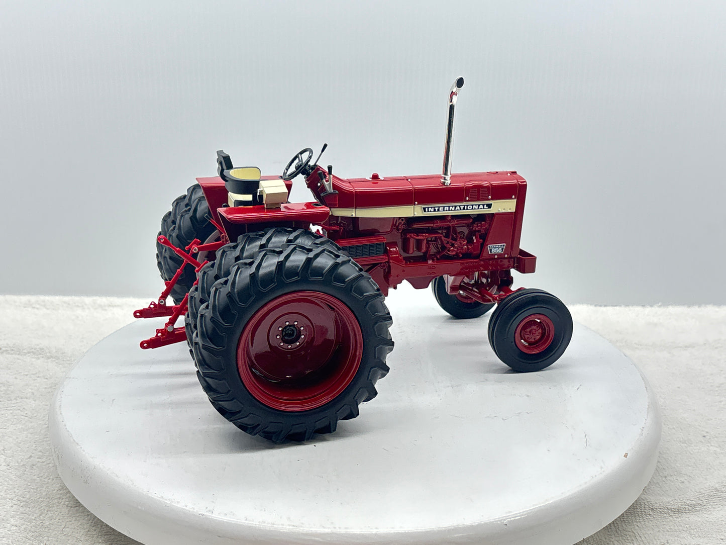1/16 International 856 Power Series