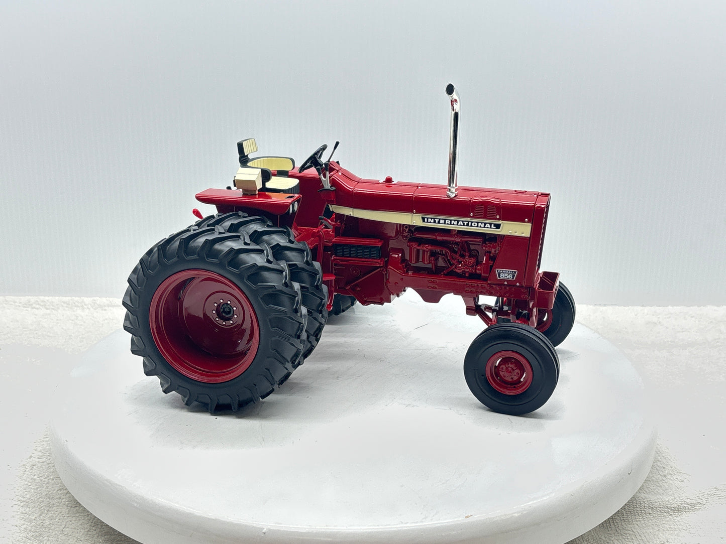 1/16 International 856 Power Series