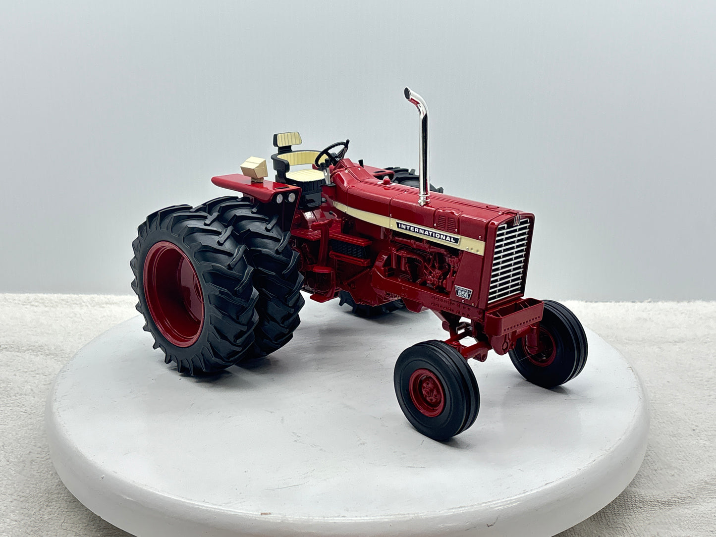 1/16 International 856 Power Series