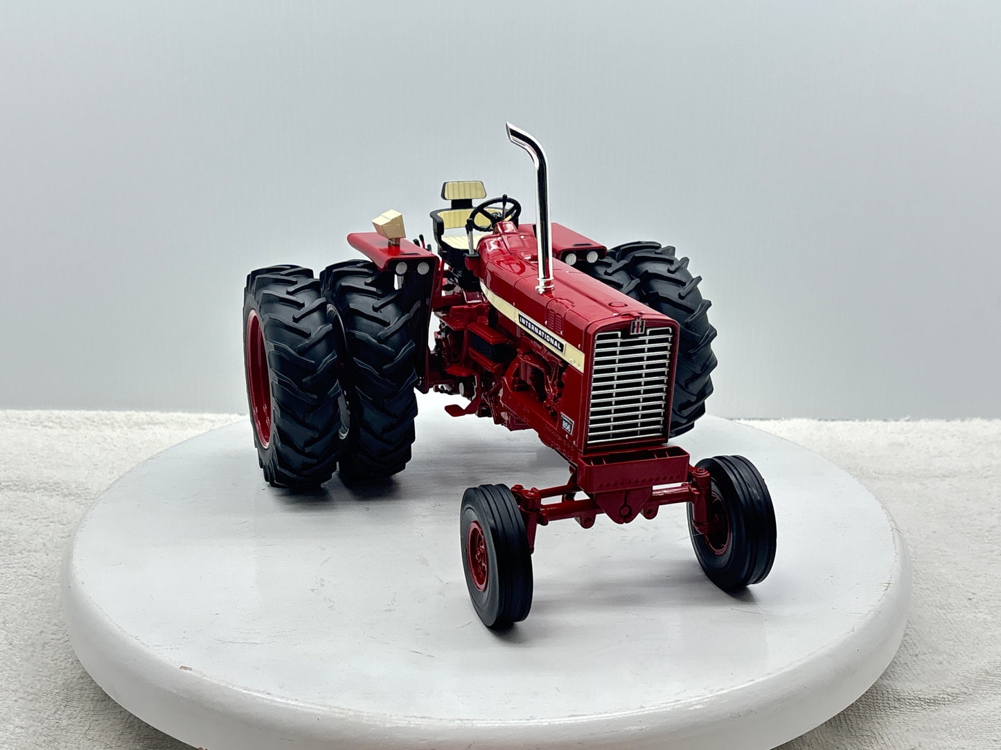 1/16 International 856 Power Series