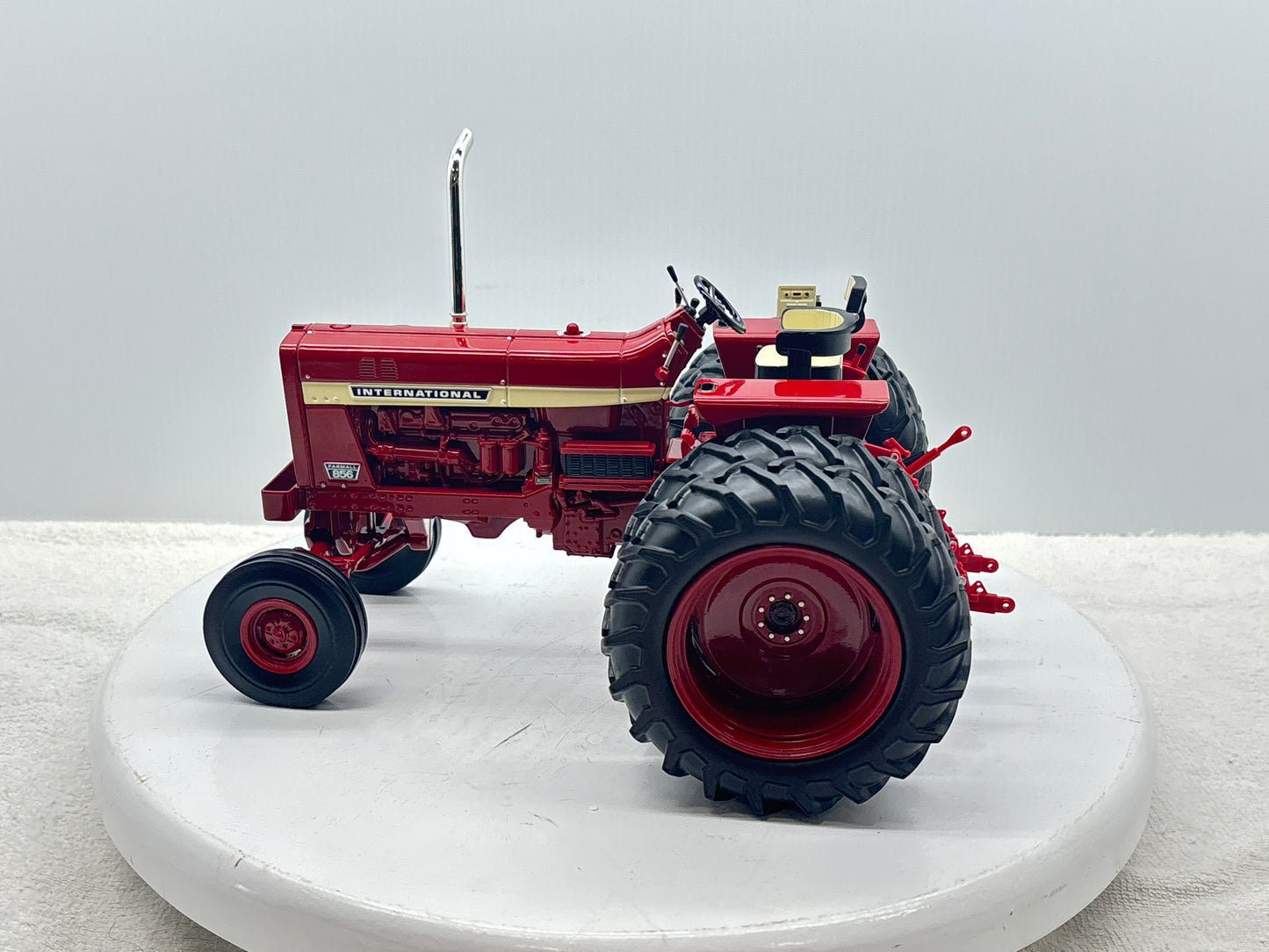 1/16 International 856 Power Series