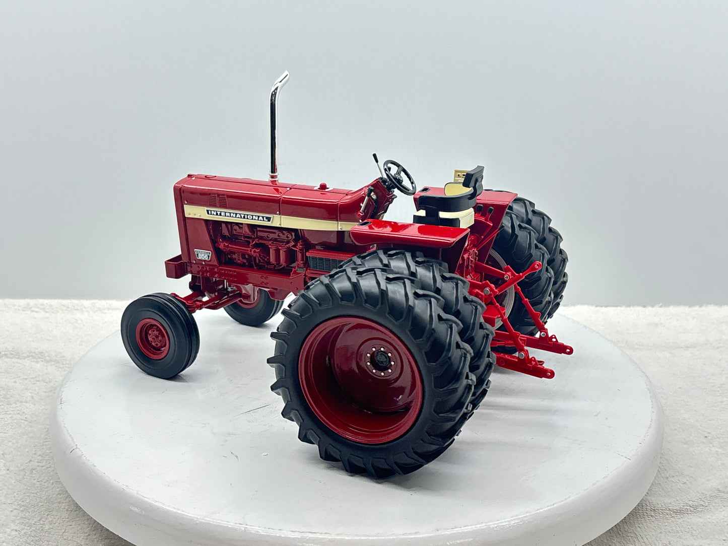 1/16 International 856 Power Series