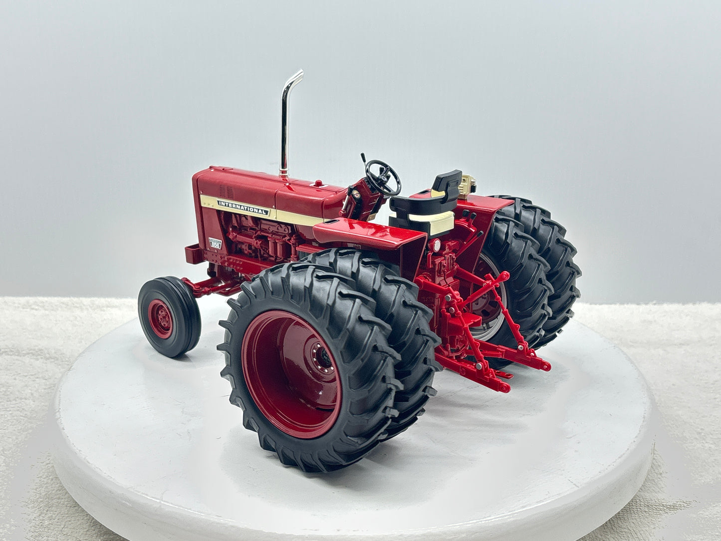1/16 International 856 Power Series