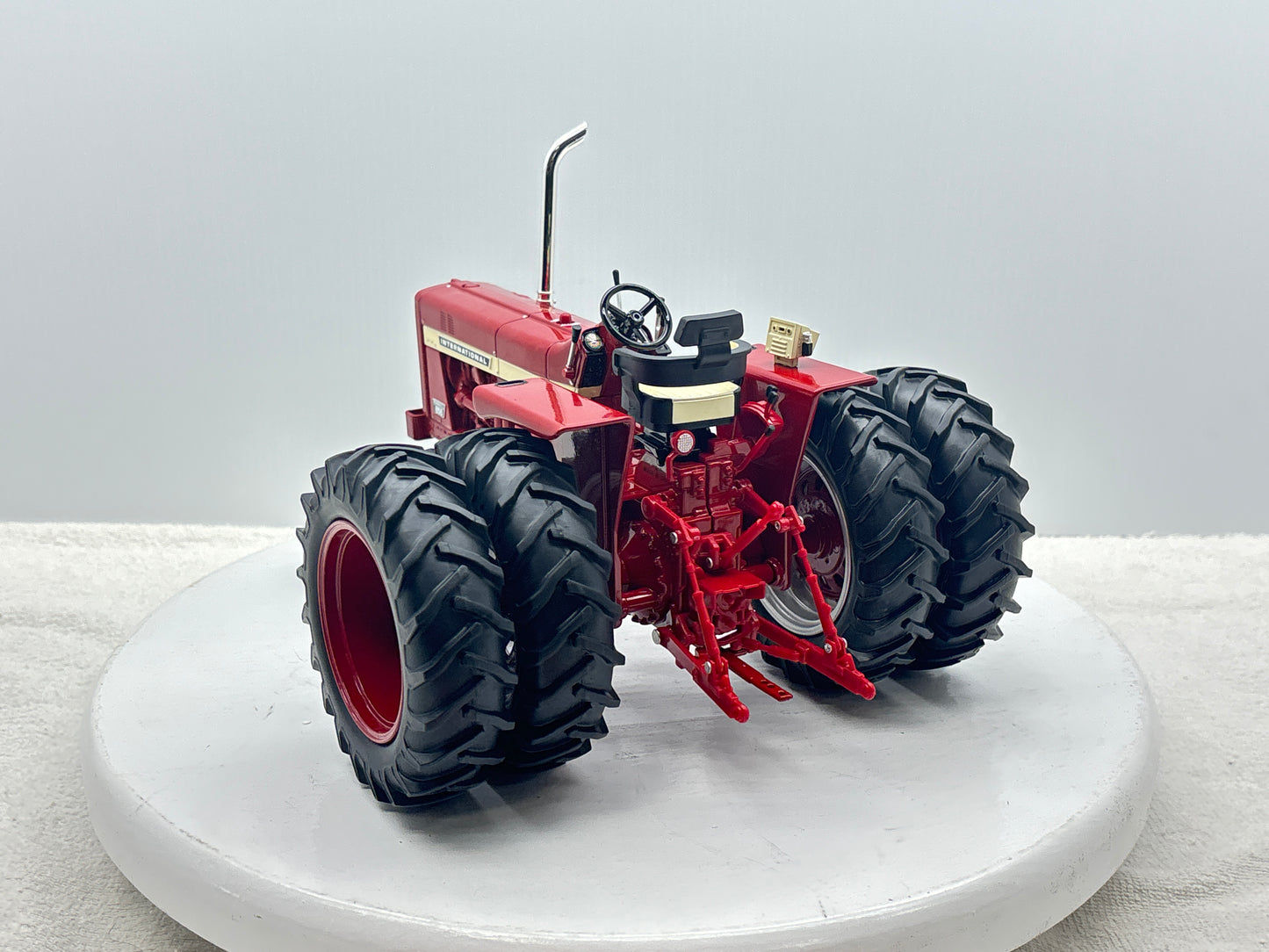 1/16 International 856 Power Series
