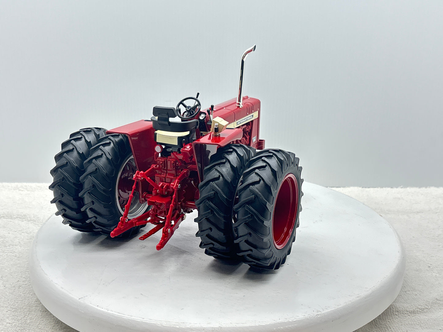 1/16 International 856 Power Series