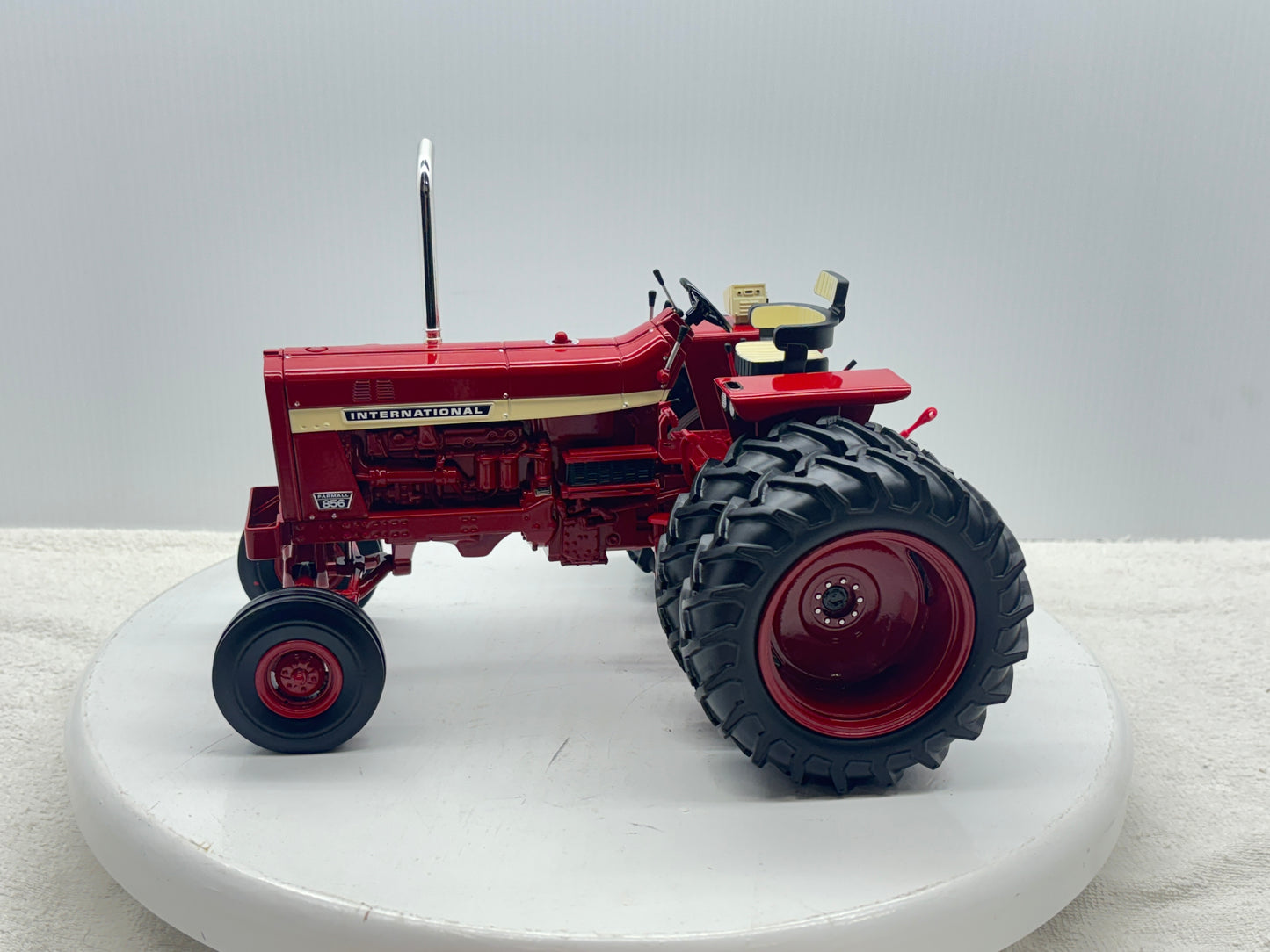 1/16 International 856 Power Series