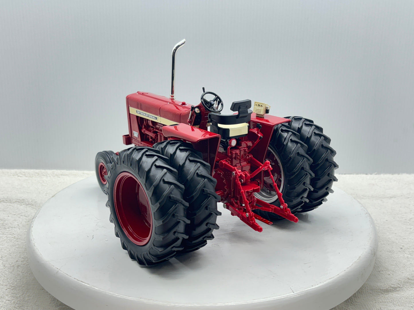 1/16 International 856 Power Series