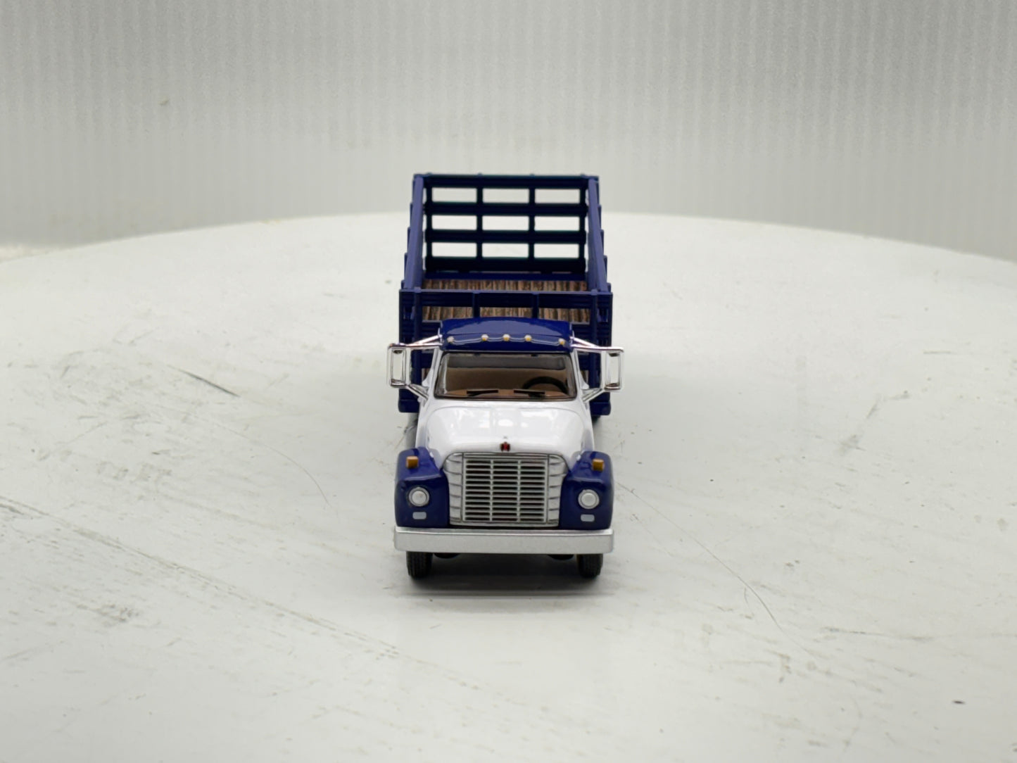 1/64 International Loadster Purple Stake