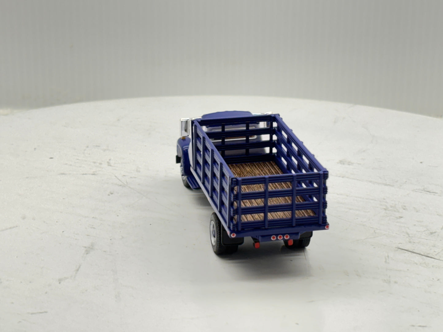 1/64 International Loadster Purple Stake