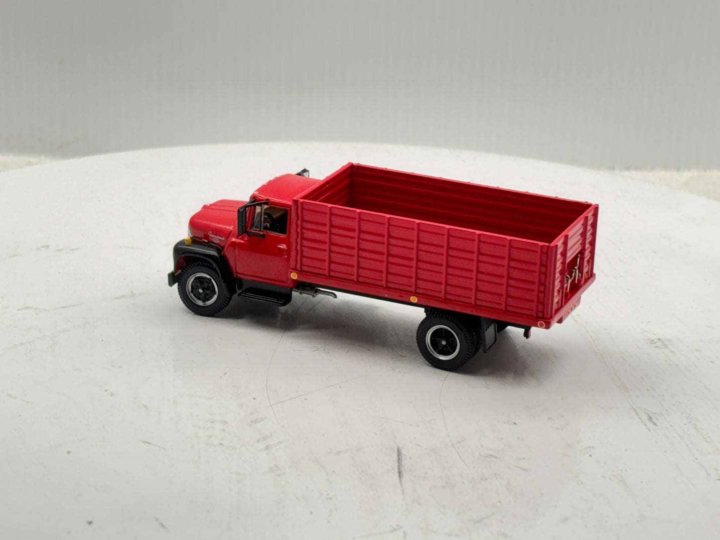 1/64 International Loadstar Red