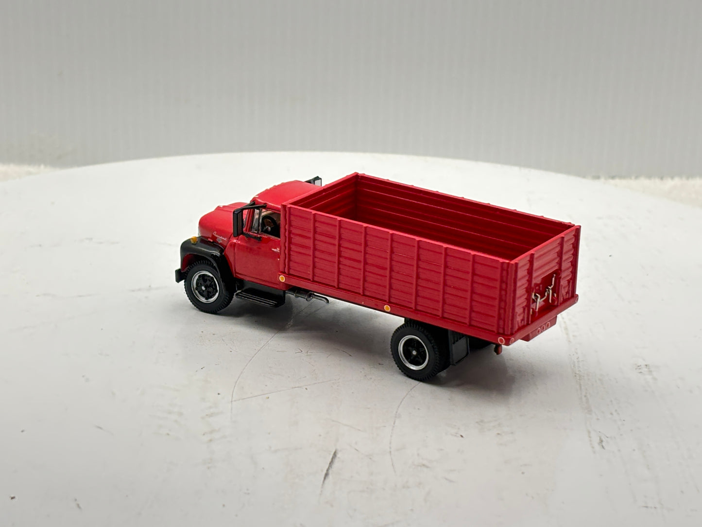 1/64 International Loadstar Red