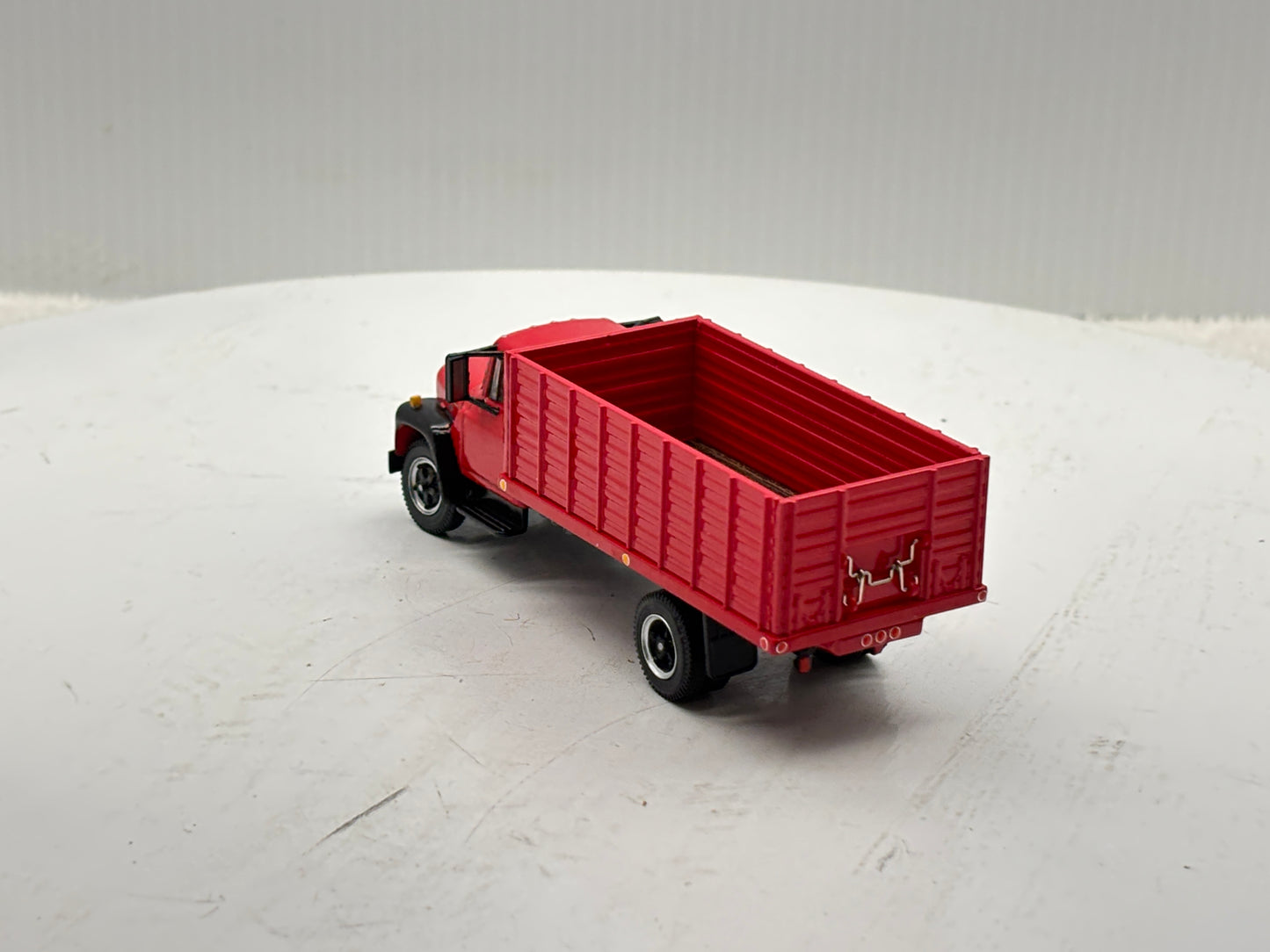 1/64 International Loadstar Red