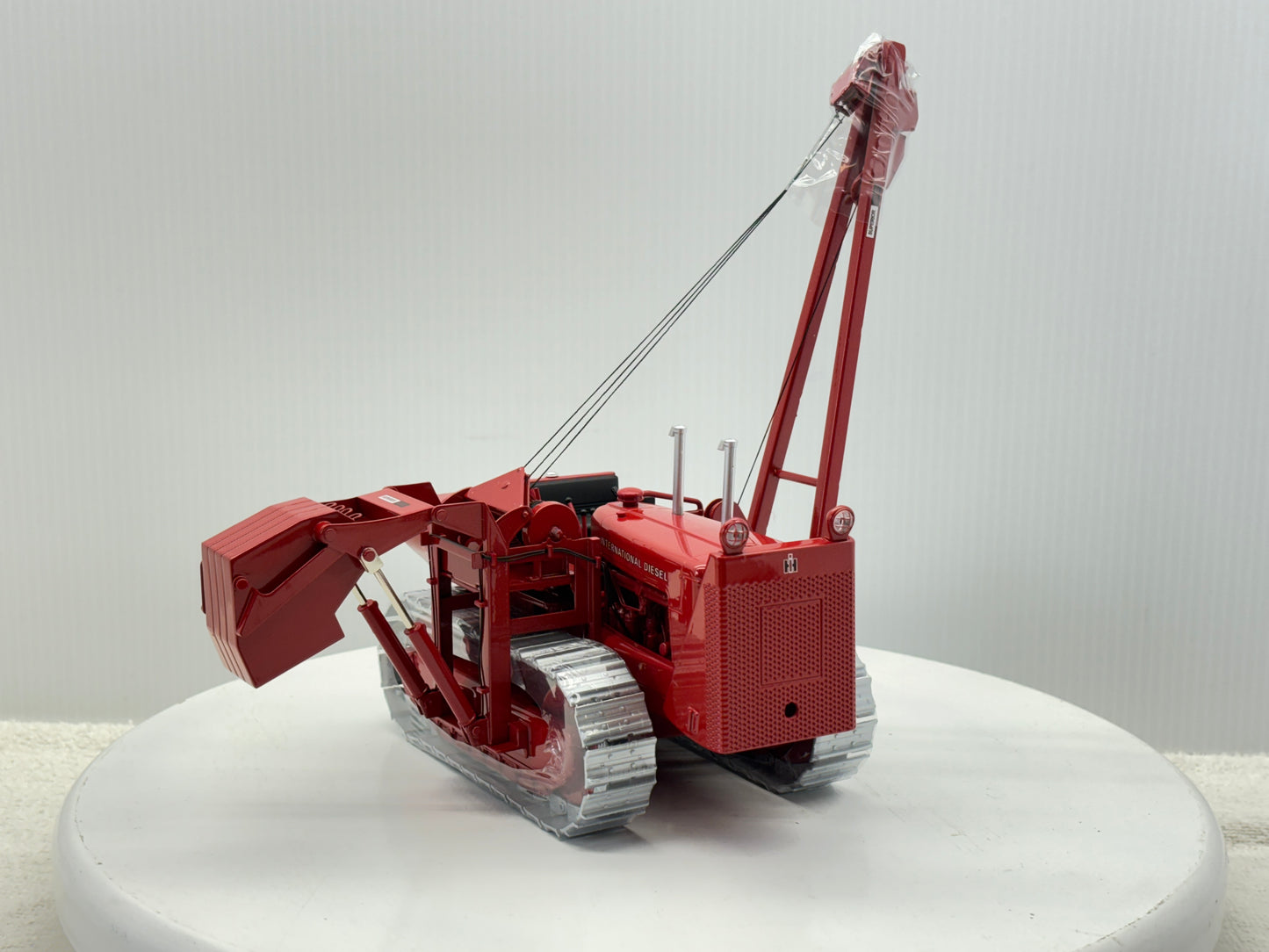 1/25 International TD-24 Pipe Layer