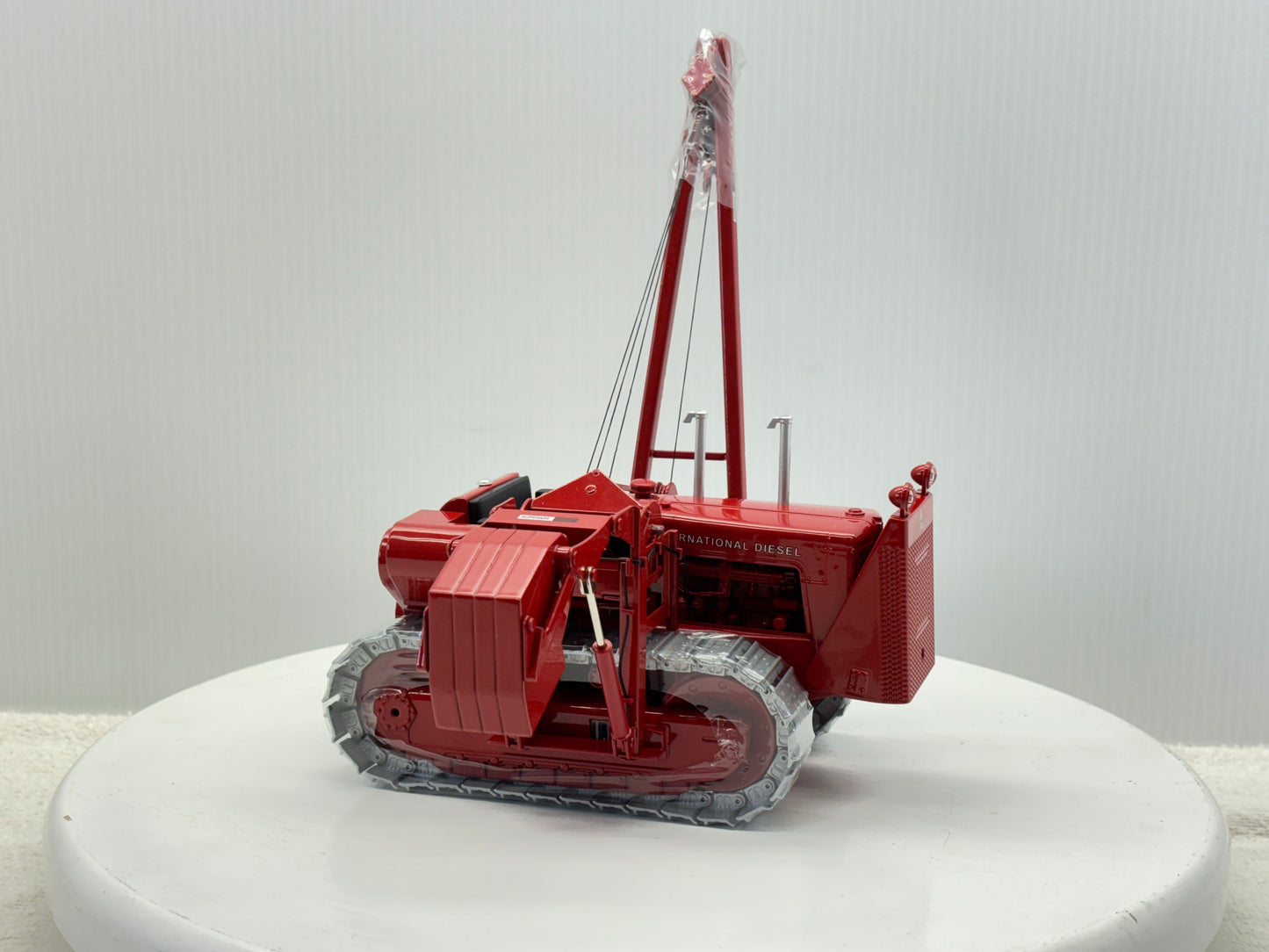 1/25 International TD-24 Pipe Layer