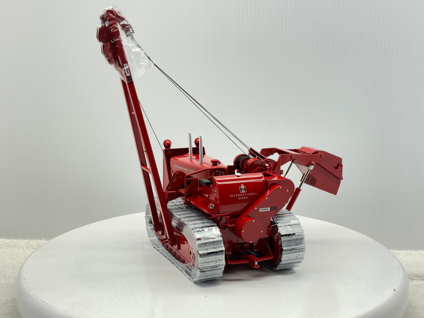 1/25 International TD-24 Pipe Layer