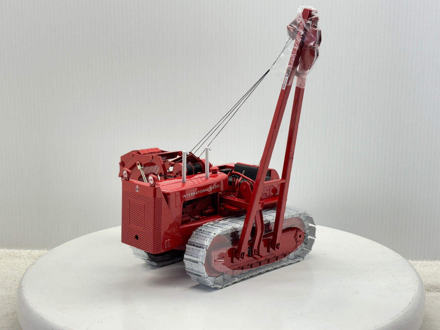 1/25 International TD-24 Pipe Layer