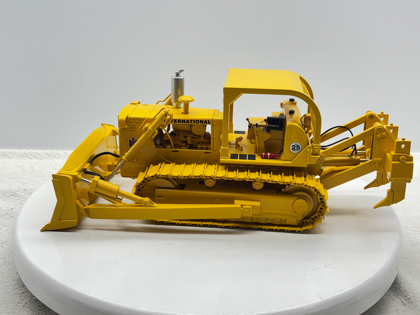 1/25 International TD-25