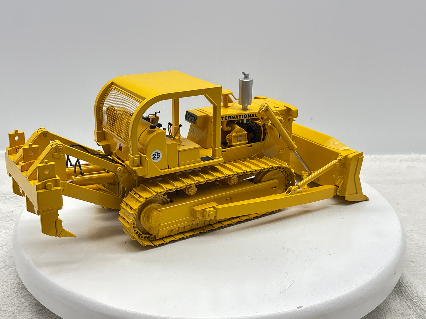 1/25 International TD-25