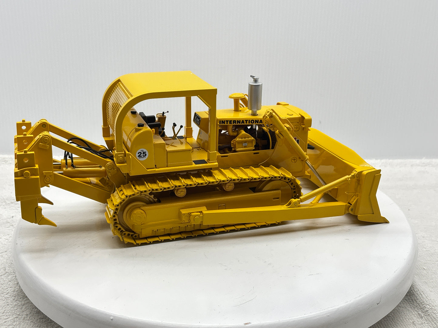 1/25 International TD-25
