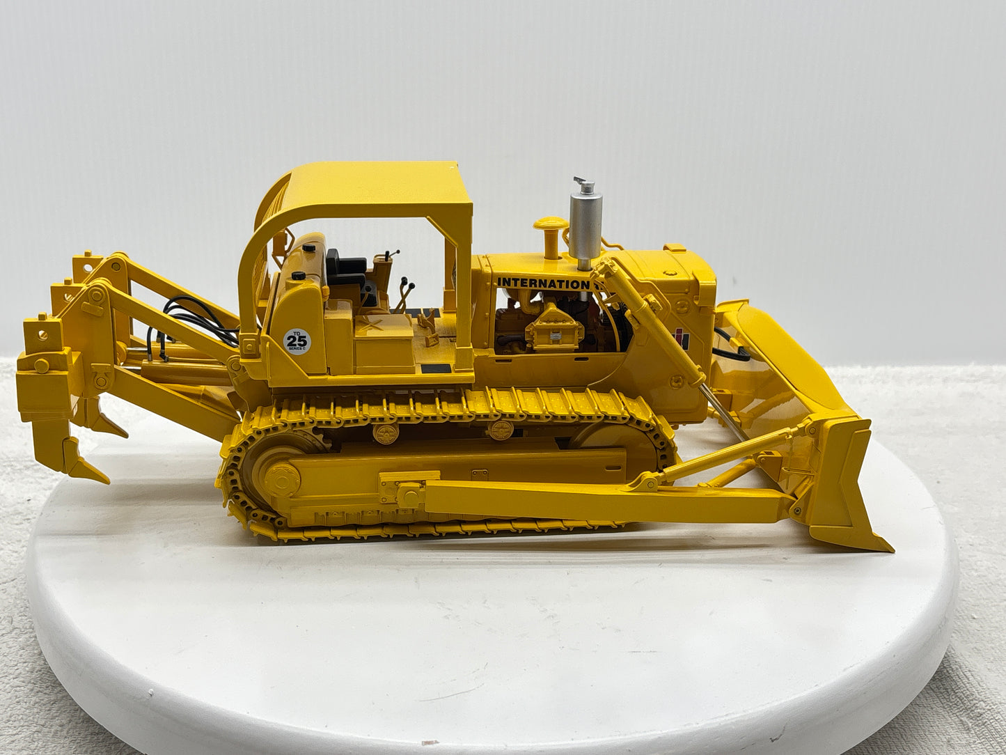 1/25 International TD-25