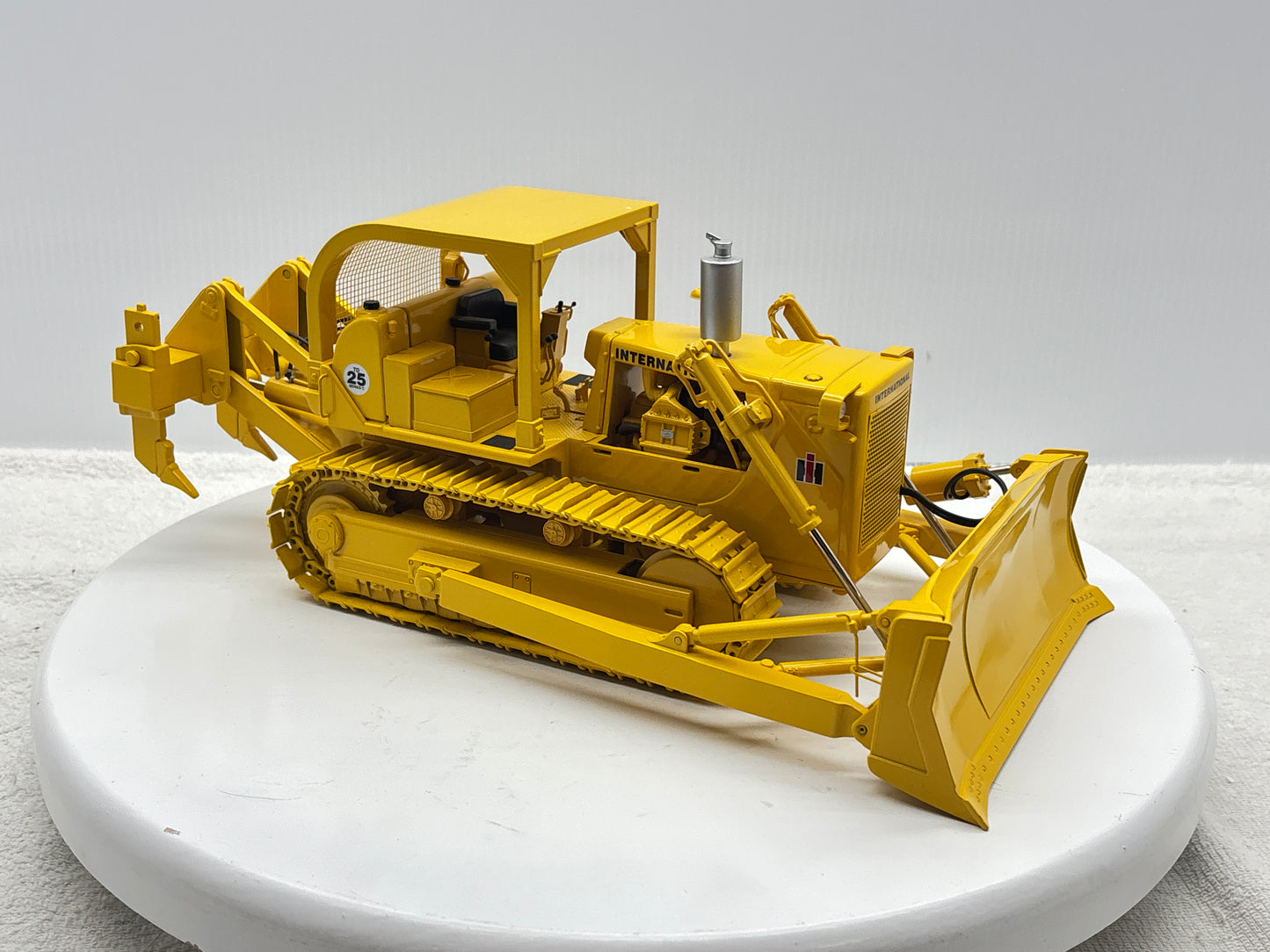 1/25 International TD-25