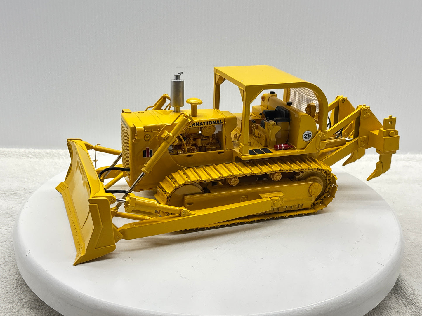 1/25 International TD-25