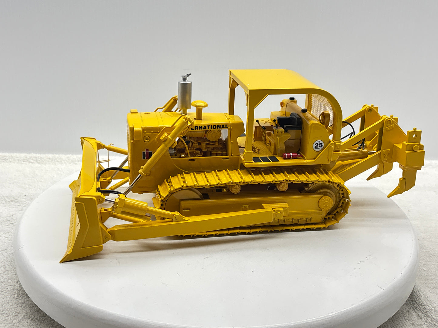 1/25 International TD-25