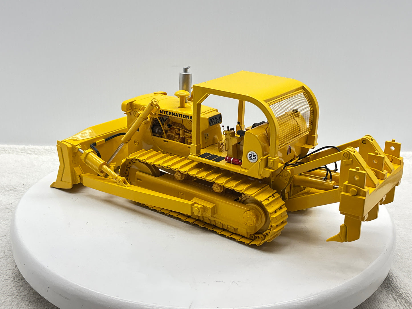 1/25 International TD-25