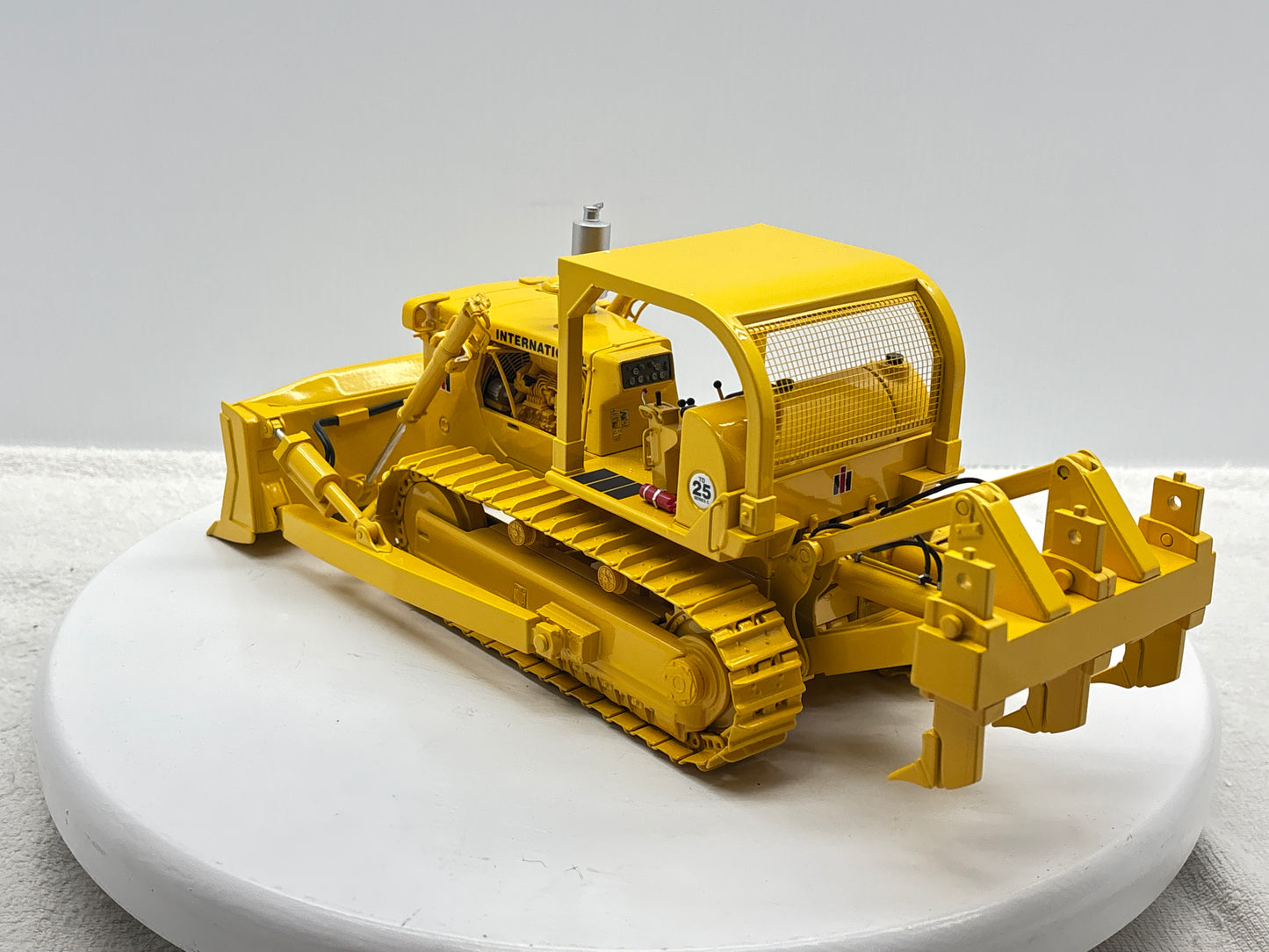 1/25 International TD-25