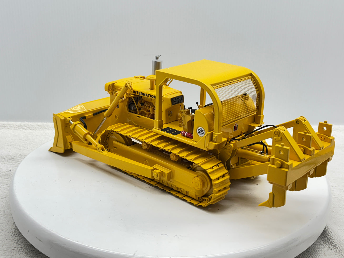 1/25 International TD-25