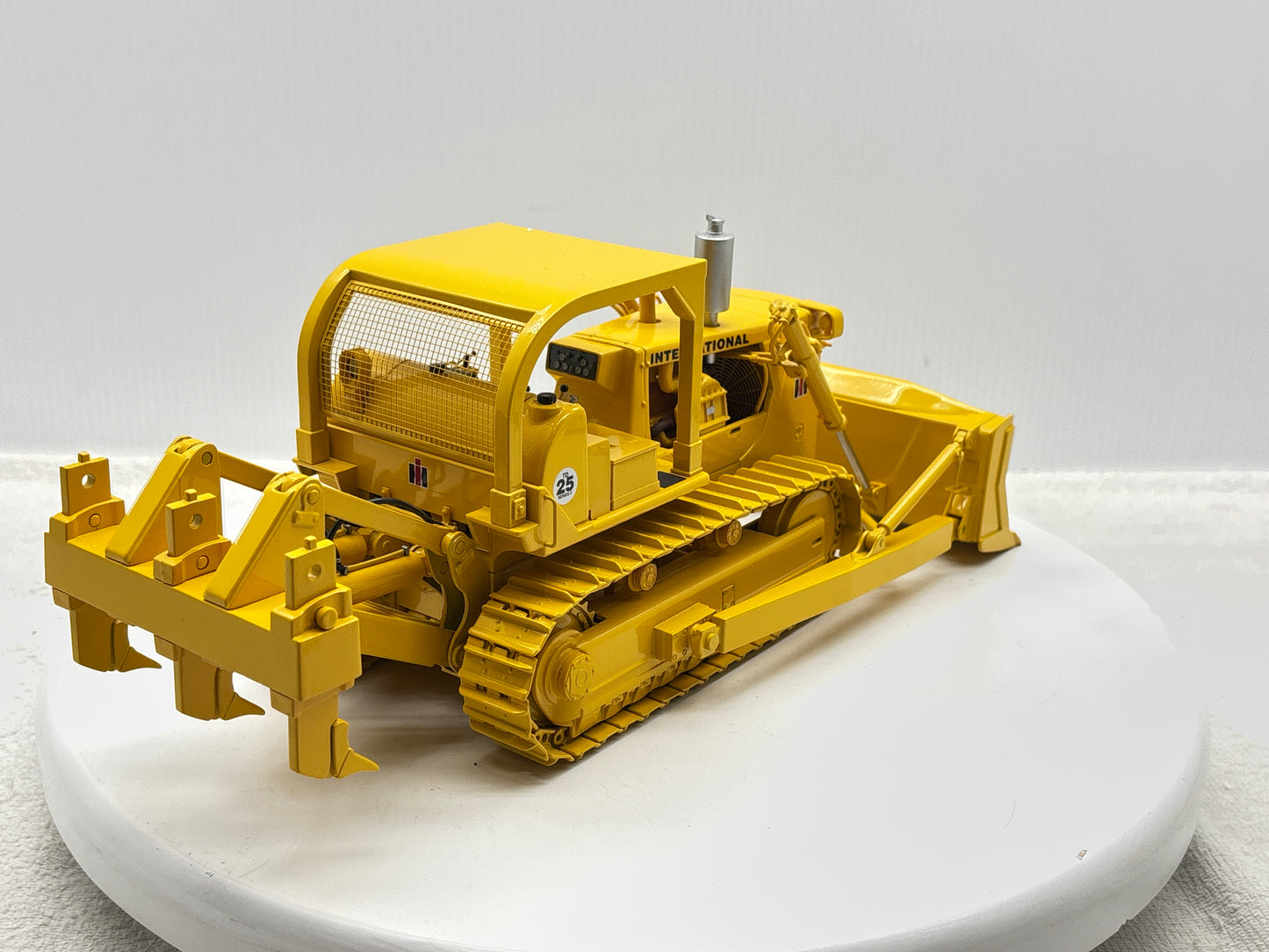 1/25 International TD-25