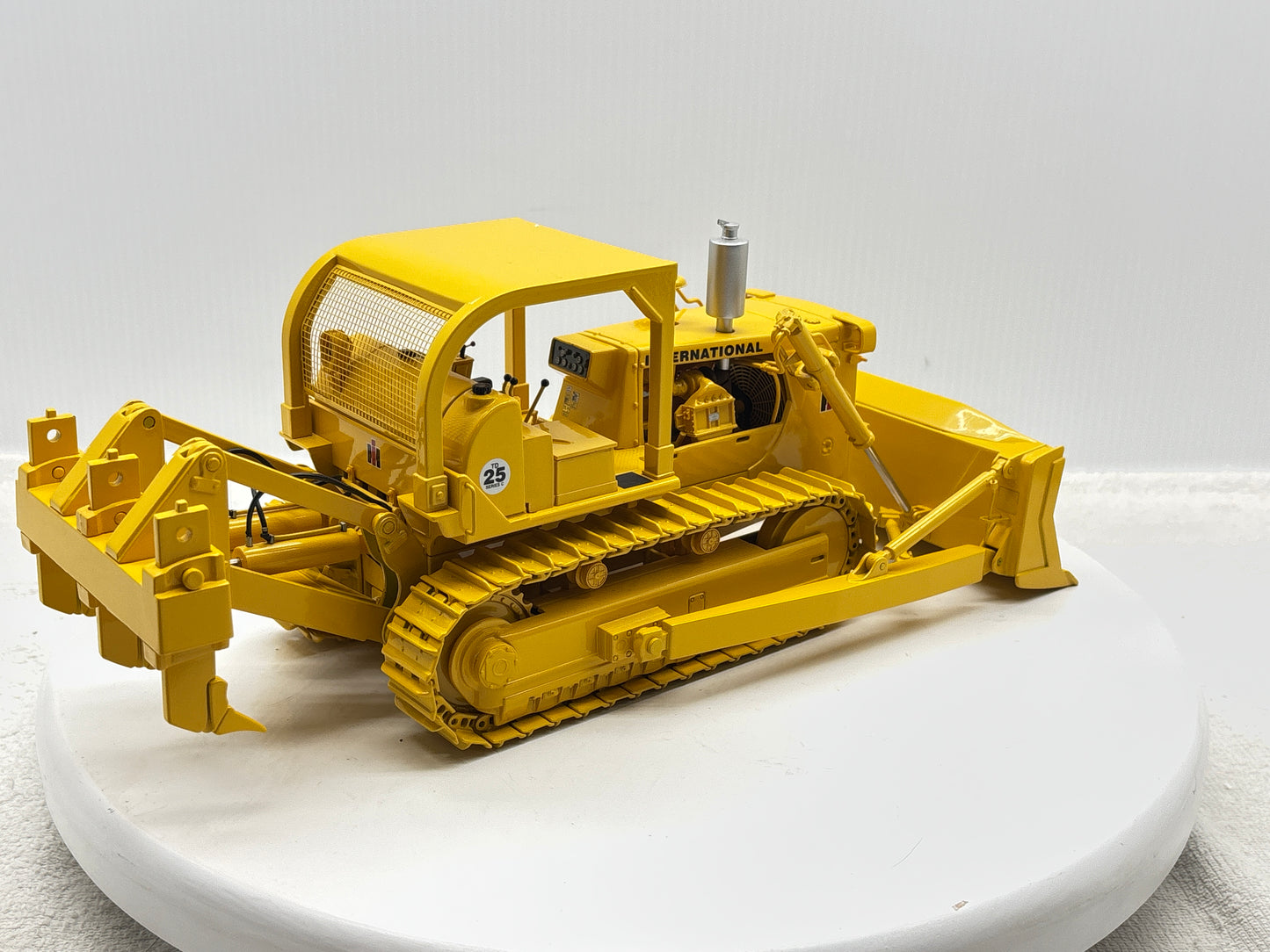 1/25 International TD-25