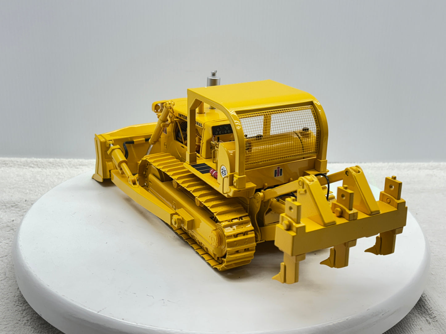 1/25 International TD-25