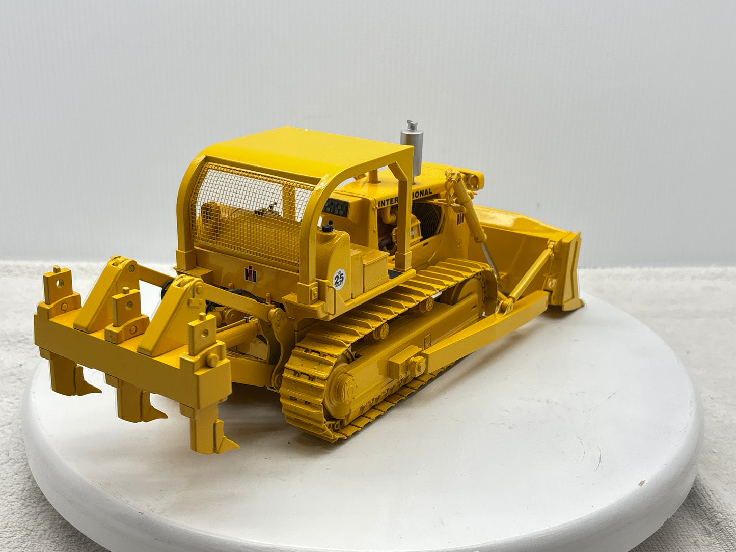 1/25 International TD-25
