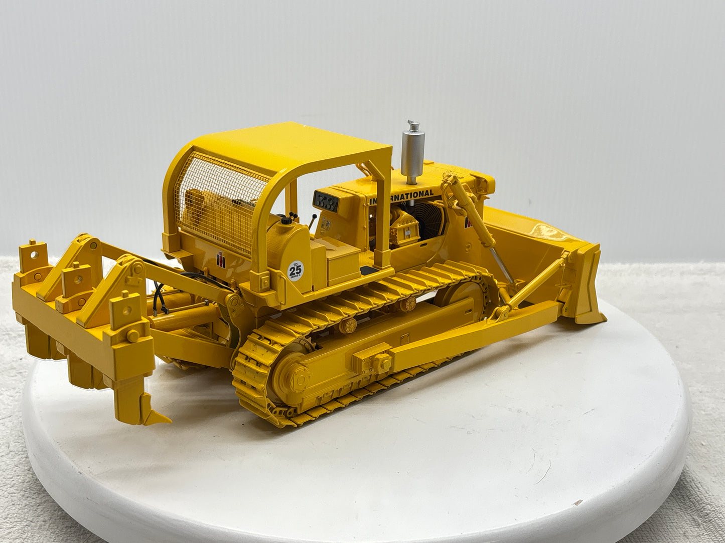 1/25 International TD-25