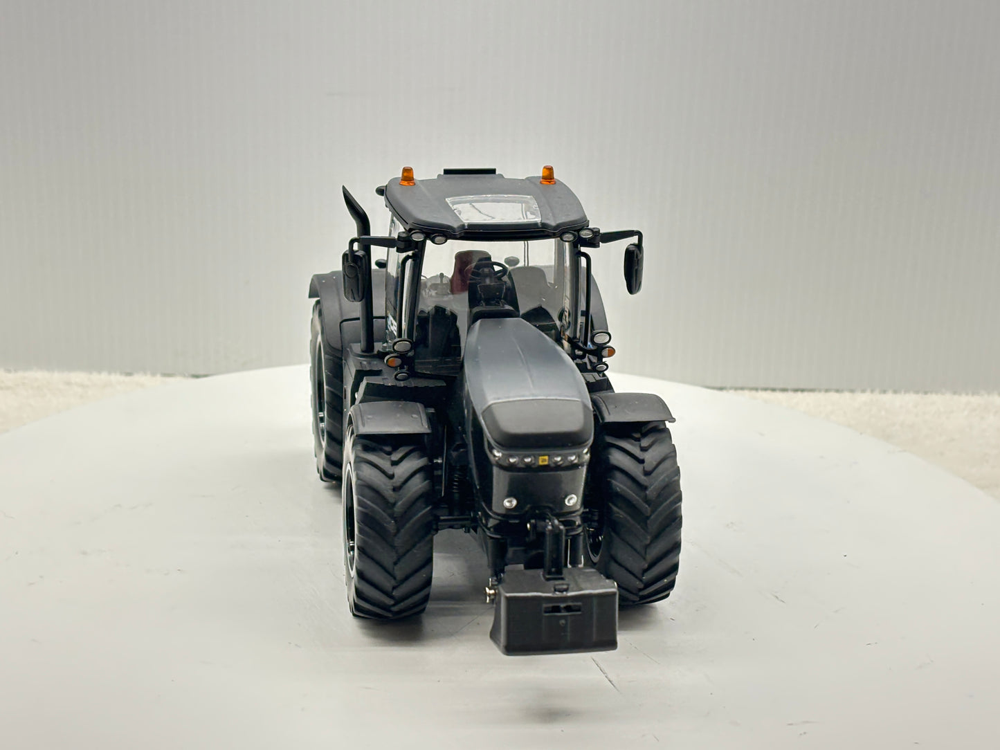 1/32 JCB 8330 Black Stealth