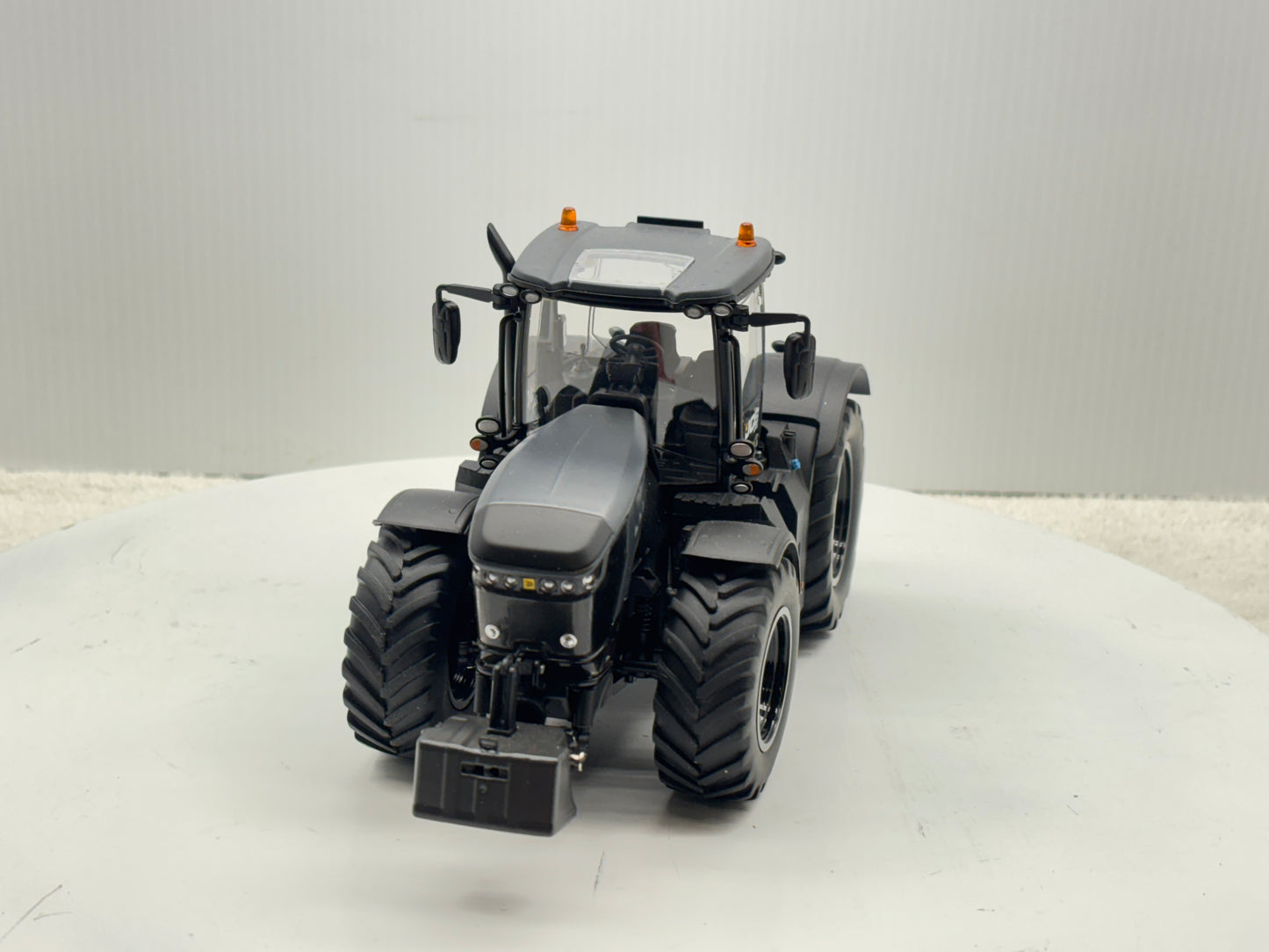 1/32 JCB 8330 Black Stealth