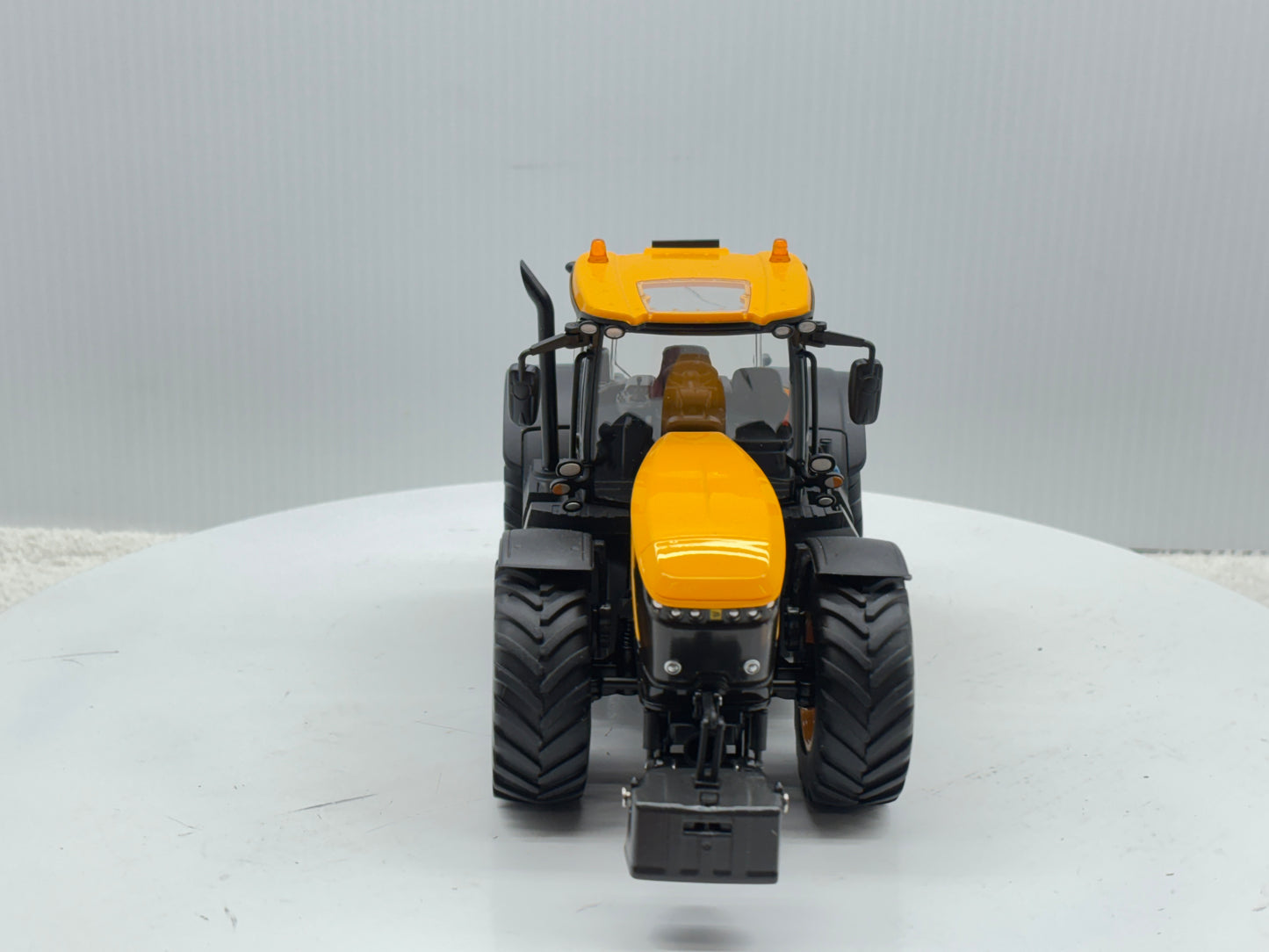 1/32 JCB Fastrac 8330