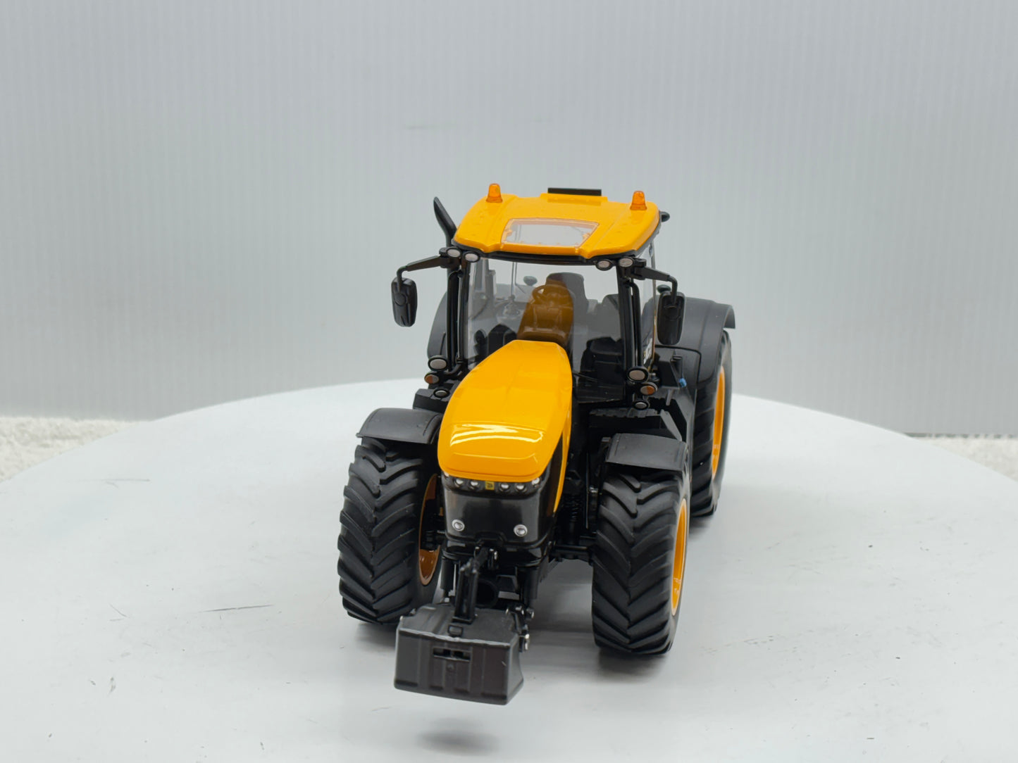 1/32 JCB Fastrac 8330